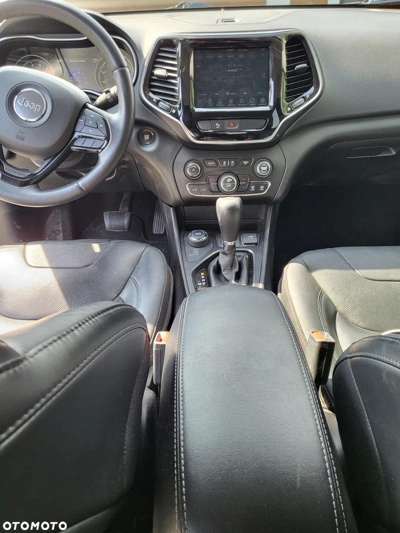 Jeep Cherokee - 4