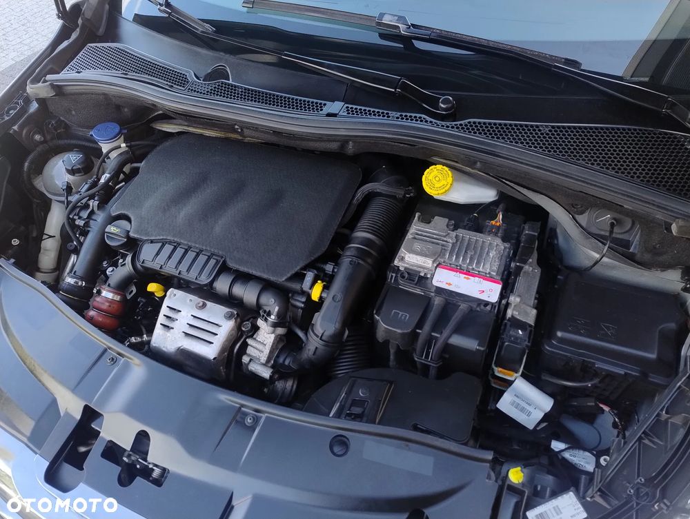 Peugeot 2008 1.2 Pure Tech Allure S&S - 26