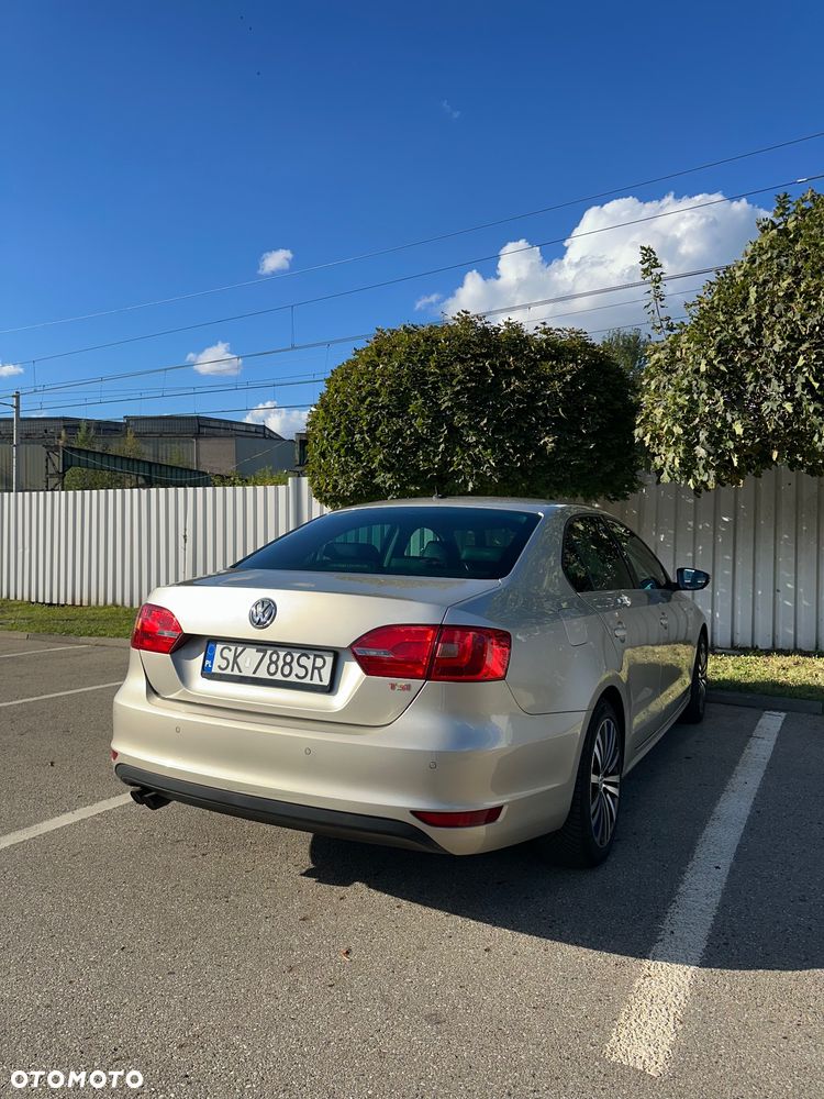 Volkswagen Jetta 1.4 TSI Highline - 10