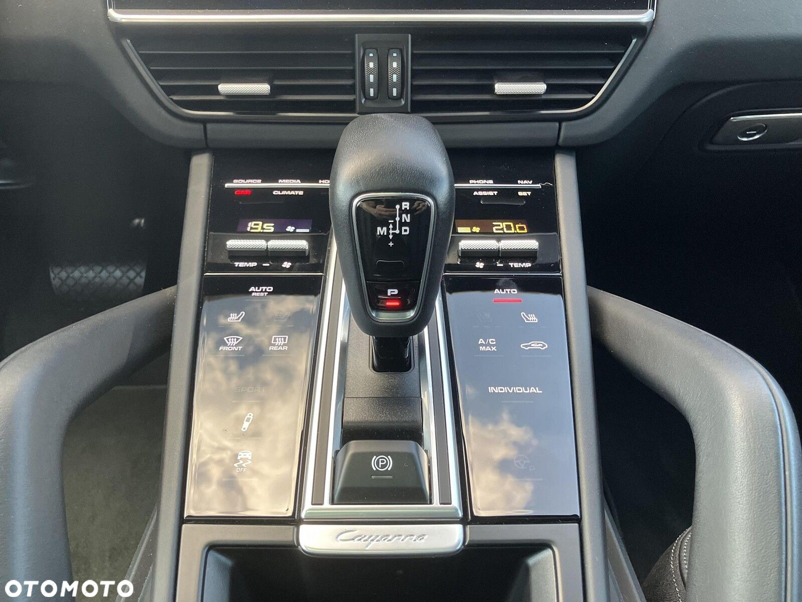 Porsche Cayenne - 29