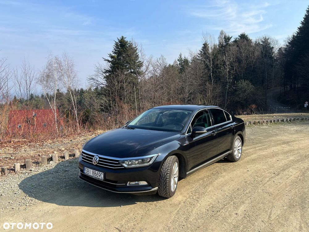 Volkswagen Passat - 1