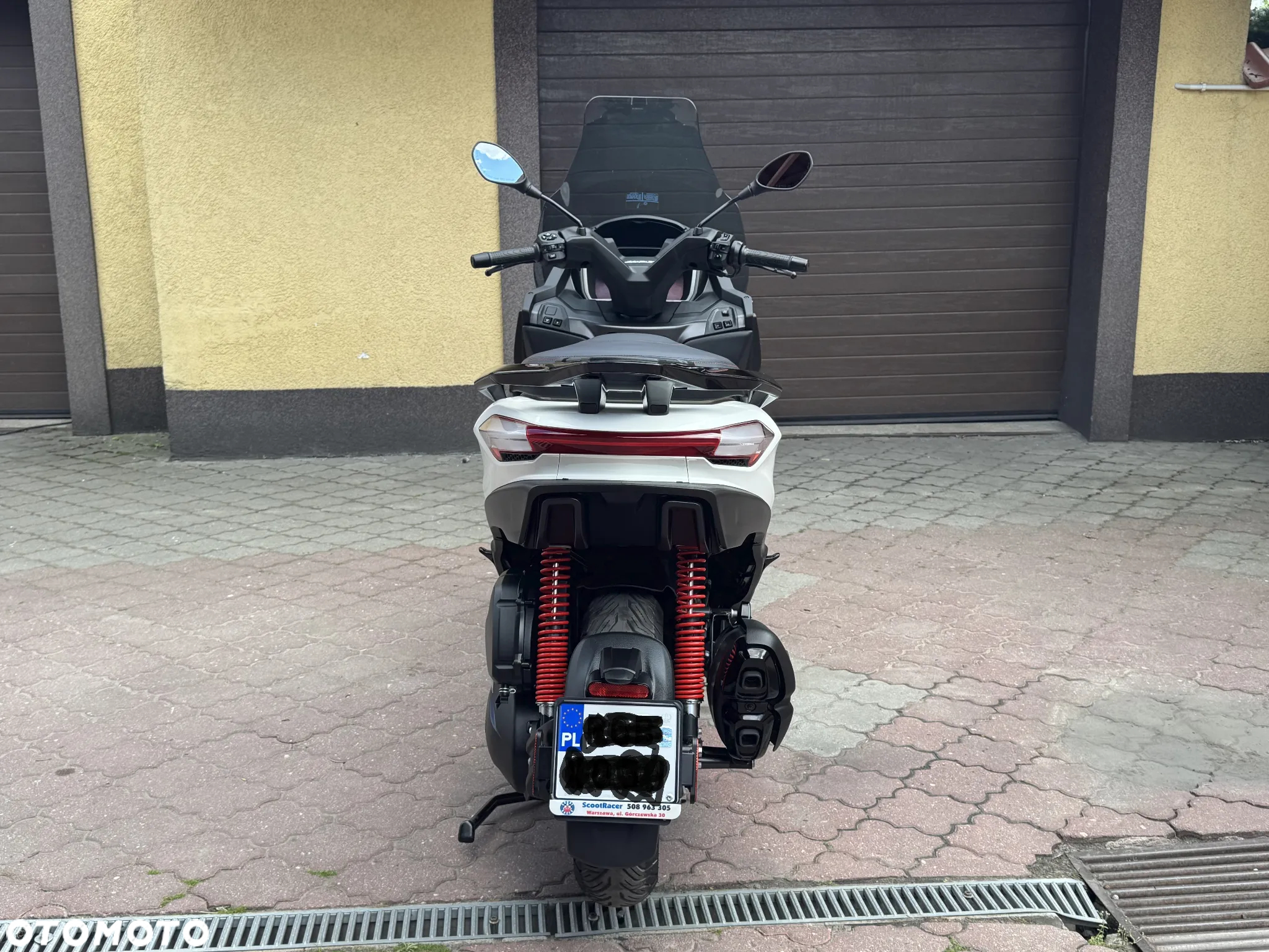 Piaggio MP-3 - 6
