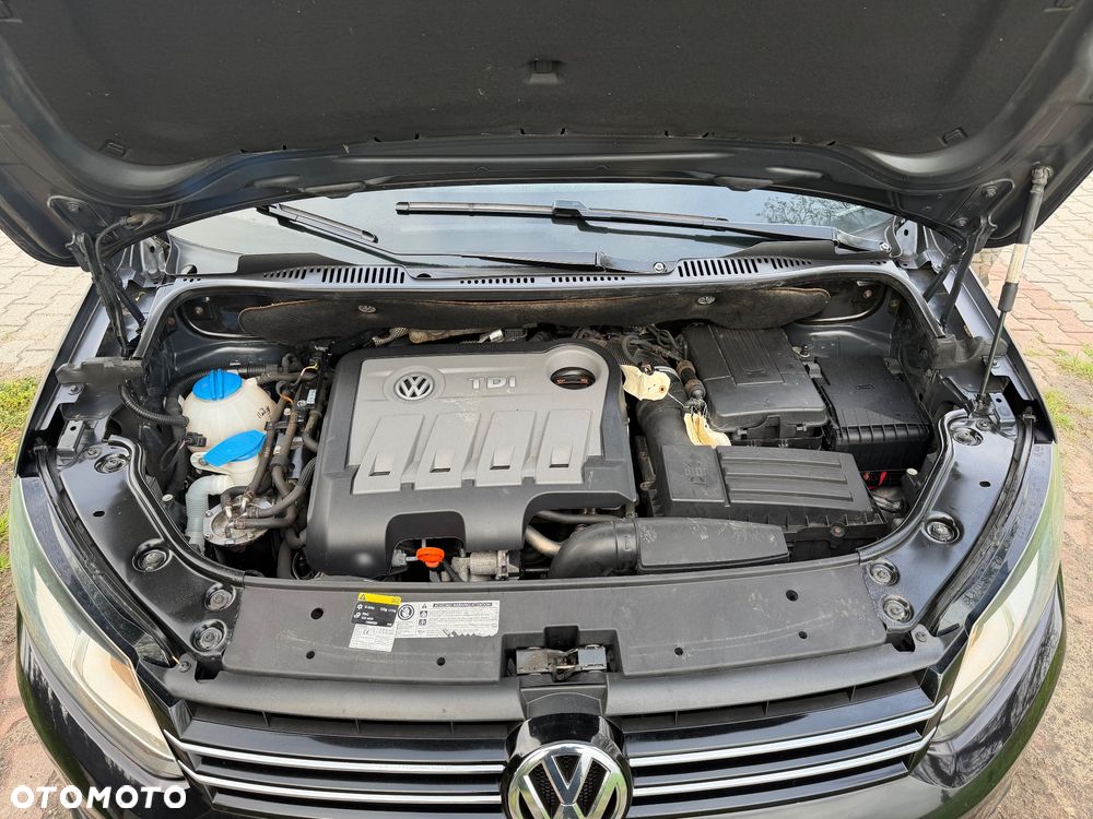 Volkswagen Touran 2.0 TDI DPF BlueMotion Technology STYLE - 14