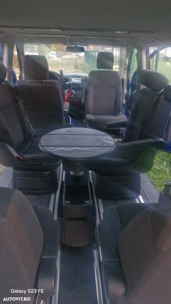 Volkswagen Multivan - 8