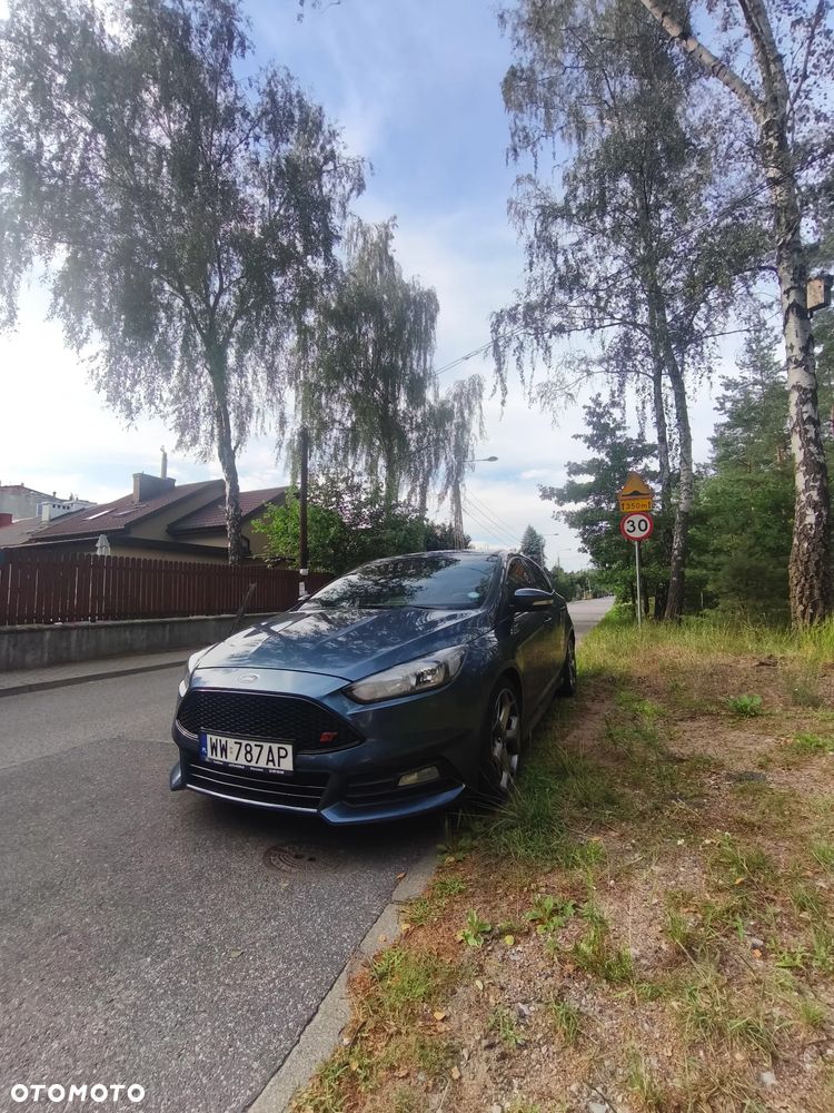 Ford Focus - 1