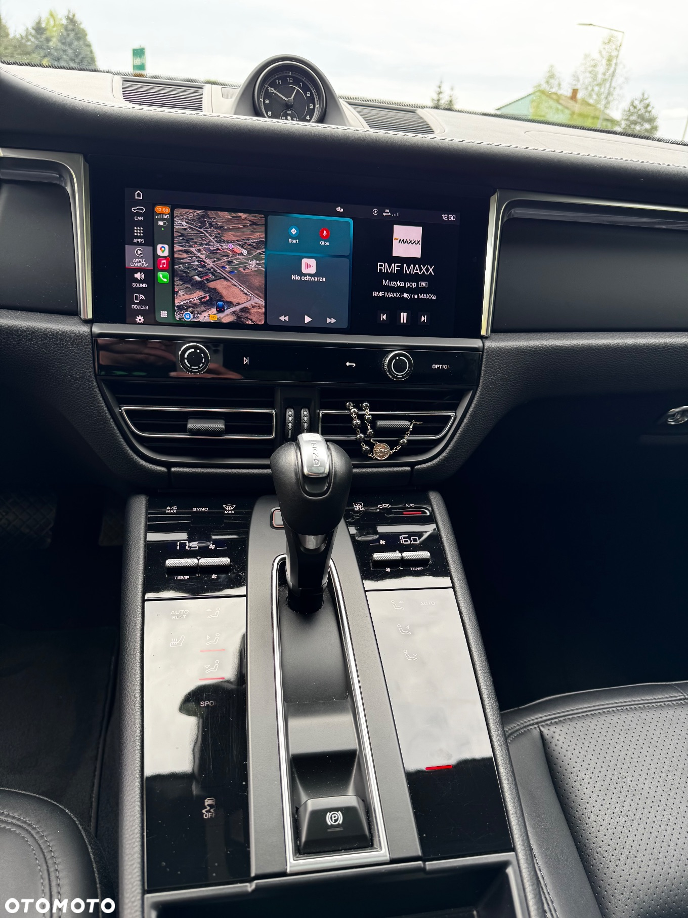 Porsche Macan - 25