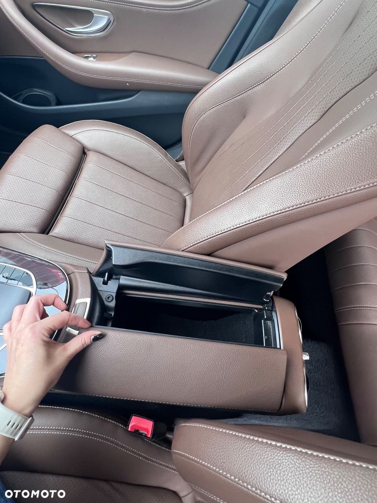Mercedes-Benz Klasa E 220 d 4-Matic Exclusive - 17