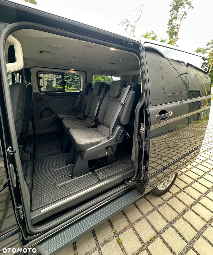 Ford Tourneo Custom - 17