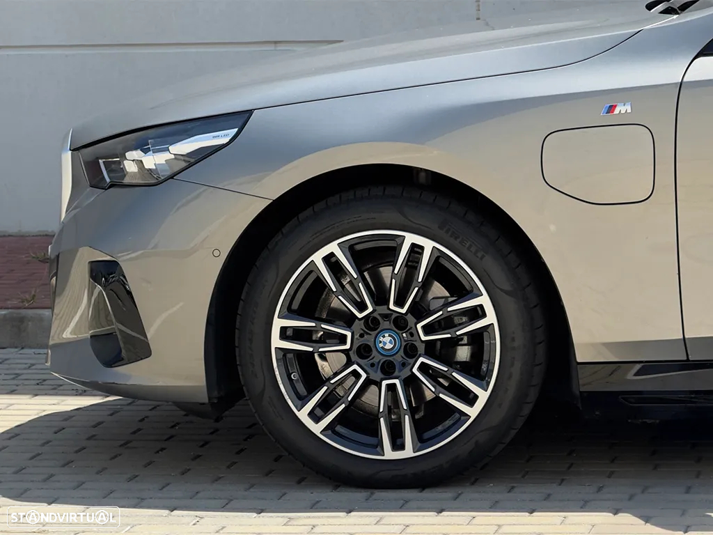 BMW 530 e Pack Desportivo M - 18
