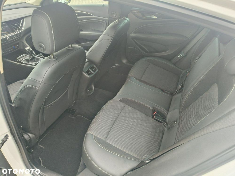 Opel Insignia - 19