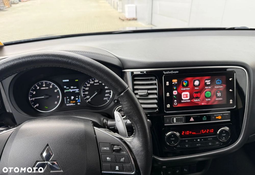 Mitsubishi Outlander 2.0 Instyle + 4WD CVT - 5