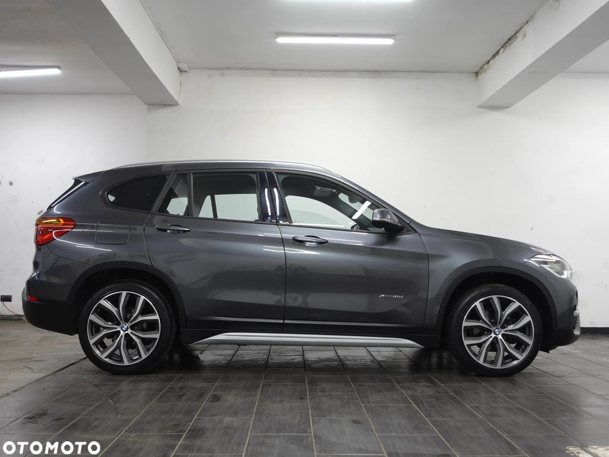 BMW X1 xDrive18d - 11