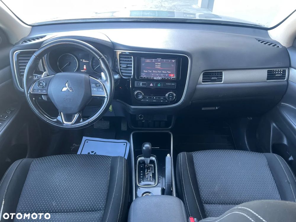 Mitsubishi Outlander 2.0 Intense 4WD CVT - 19