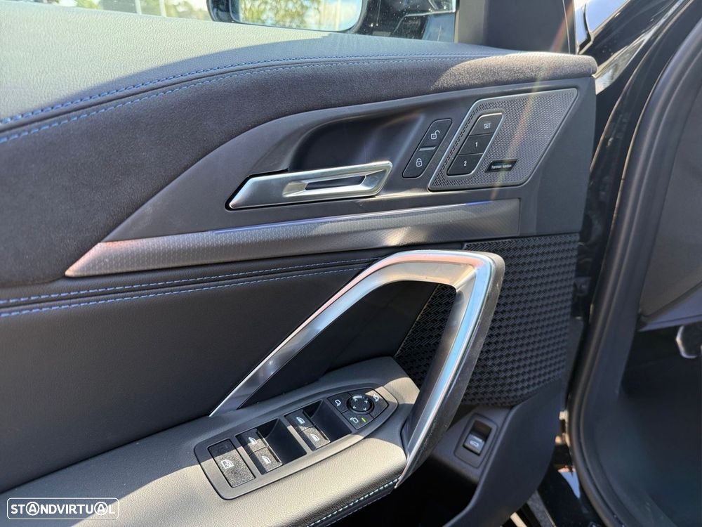 BMW iX1 eDrive20 Pack Desportivo M Pro - 14