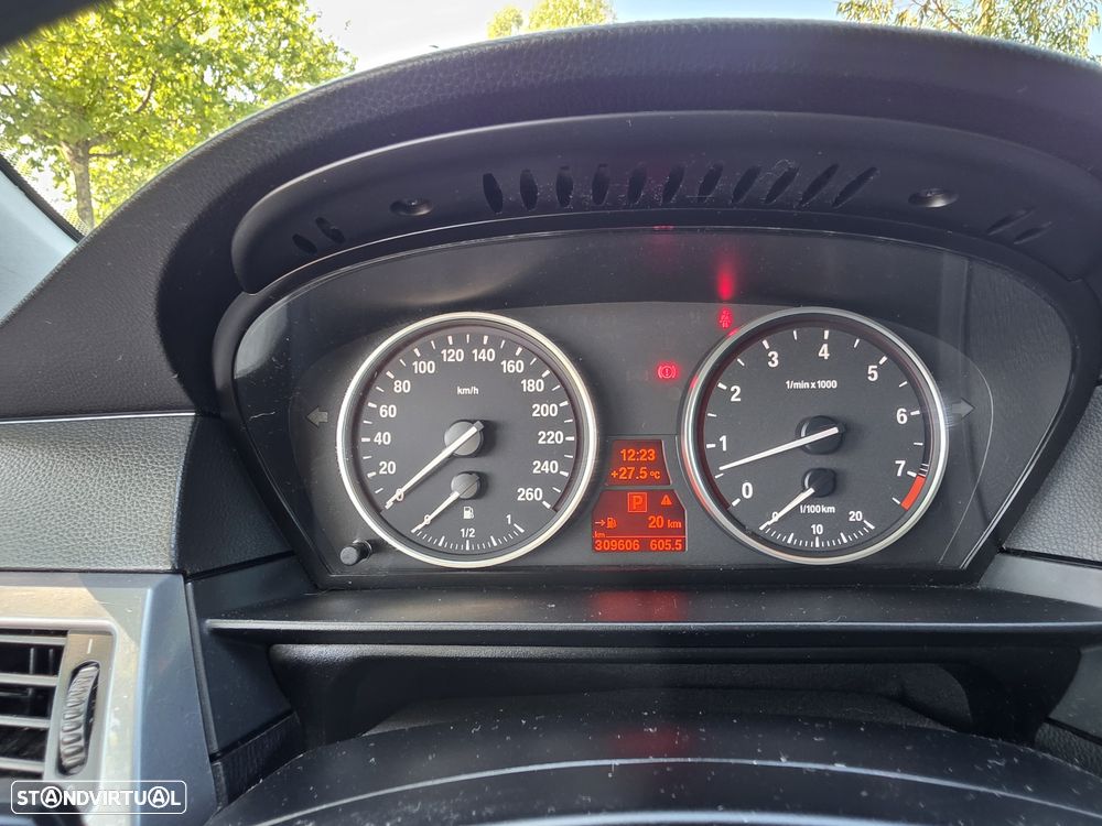 BMW 530 i Exclusive Auto - 9