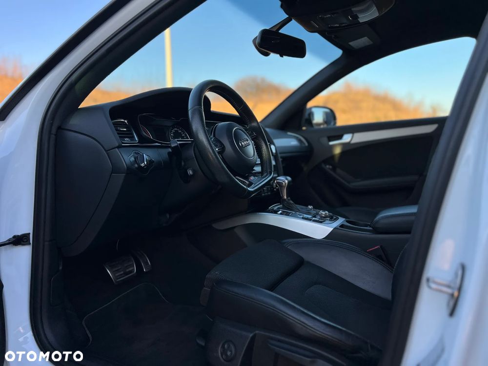 Audi A4 Avant 2.0 TDI DPF clean diesel quattro S tronic S line Sportpaket - 11