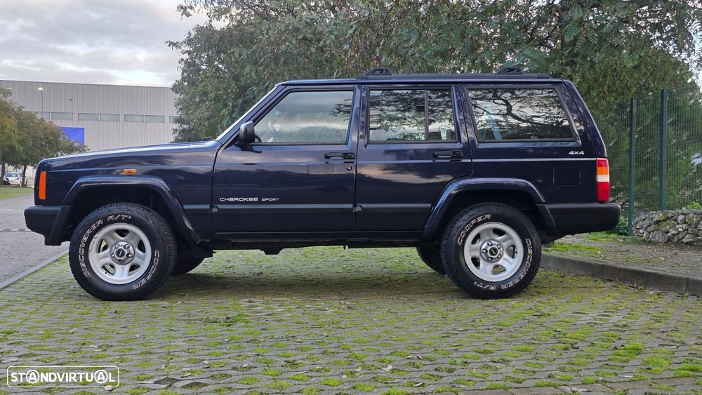 Jeep Cherokee 2.5 TD Sport Oficial - 10