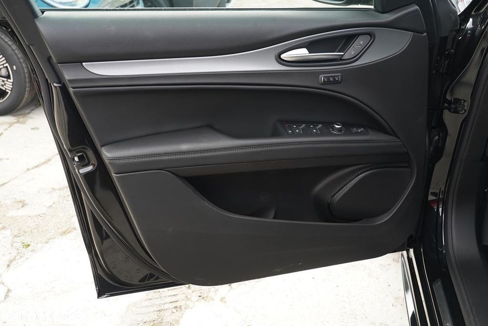 Alfa Romeo Stelvio 2.0 Turbo Veloce Q4 - 11