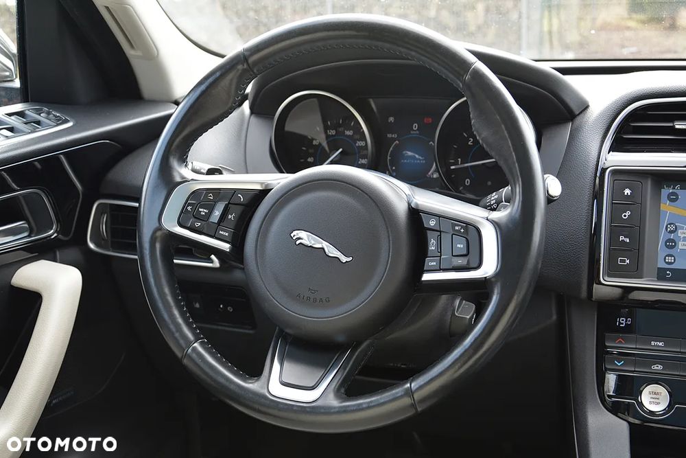 Jaguar F-Pace 2.0 i4D AWD Prestige - 18