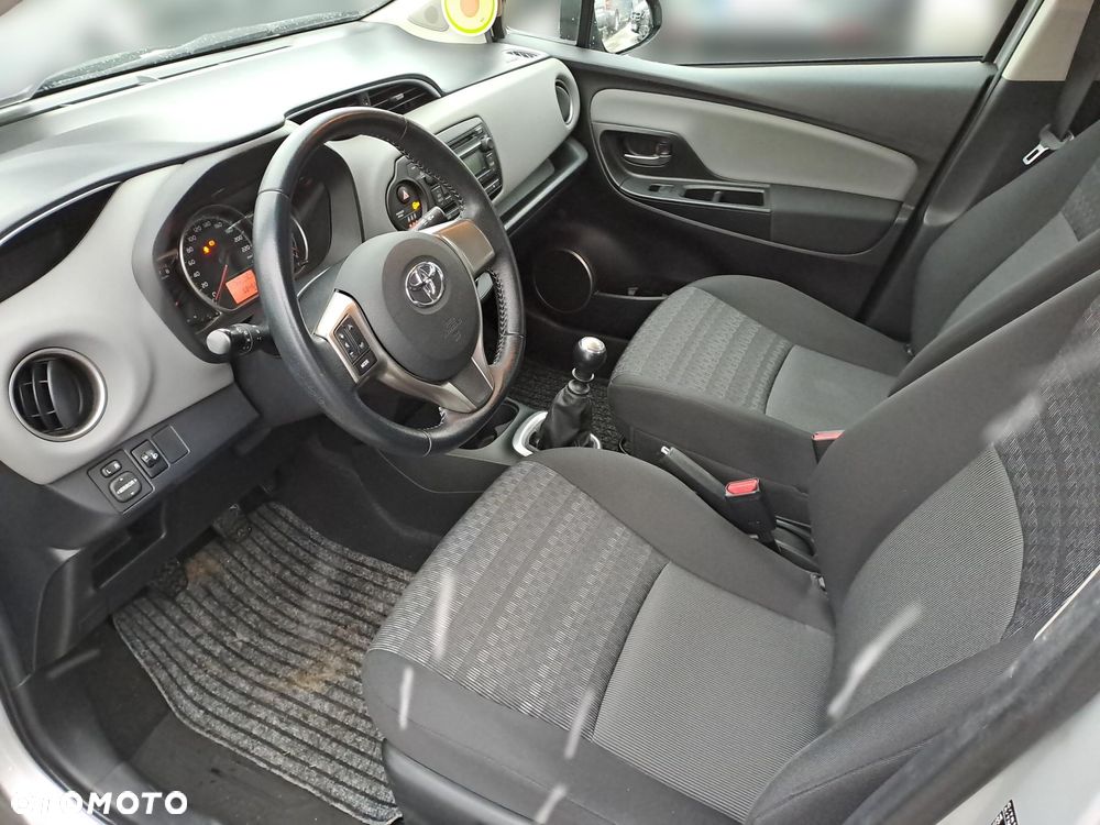 Toyota Yaris - 14