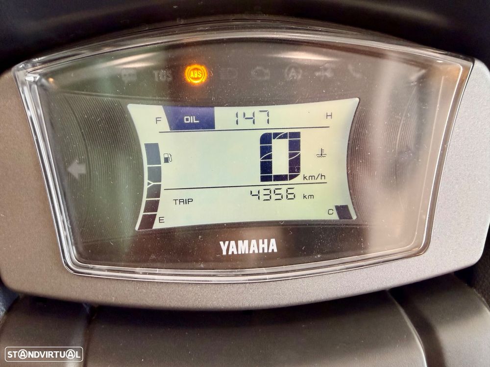 Yamaha NMAX - 4