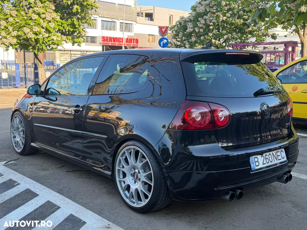 Volkswagen Golf - 1