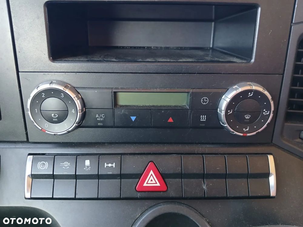 PANEL NAWIEWU KLIMY MERCEDES ACTROS MP4 - 2