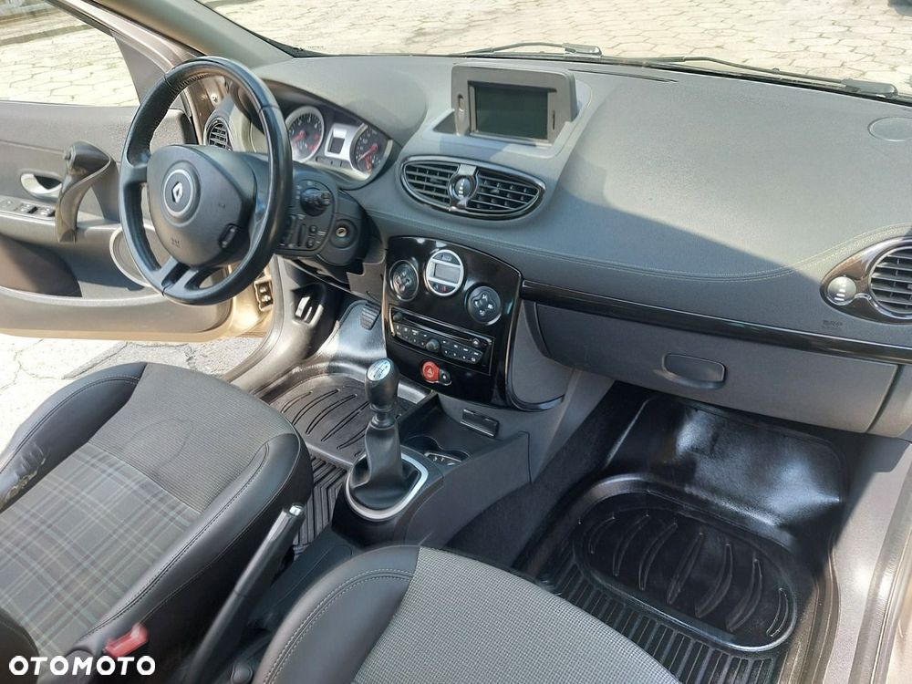 Renault Clio - 14