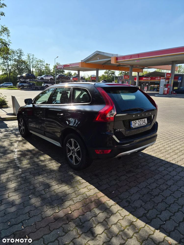 Volvo XC 60 D4 Momentum - 4