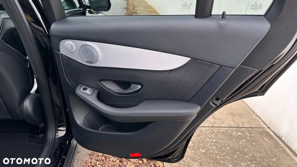 Mercedes-Benz GLC 300 4Matic 9G-TRONIC - 28