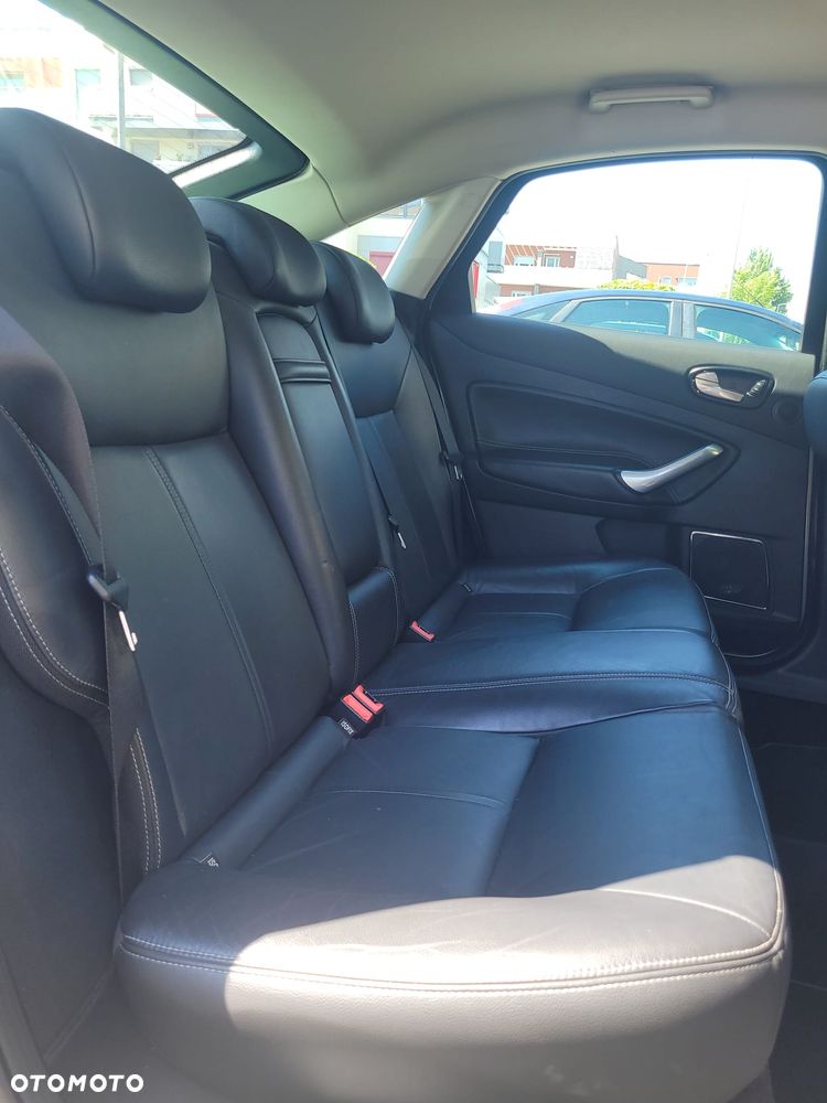 Ford Mondeo 2.0 Ghia X100 / X - 9