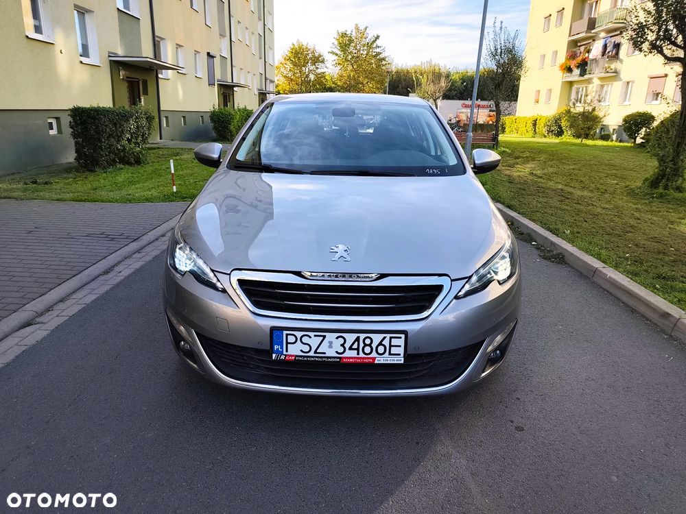 Peugeot 308 - 8