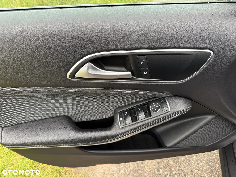 Mercedes-Benz GLA - 28