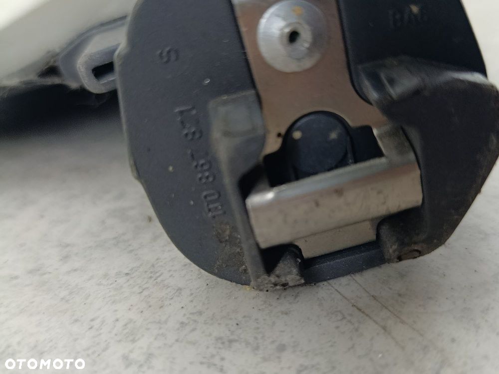 ROLETA BAGAŻNIKA  VW TOURAN I 1T0867871S 1.9 TDI - 7