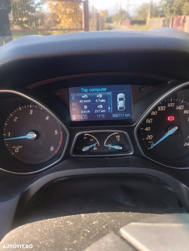Ford Focus 2.0 TDCI DPF Powershift Titanium - 11