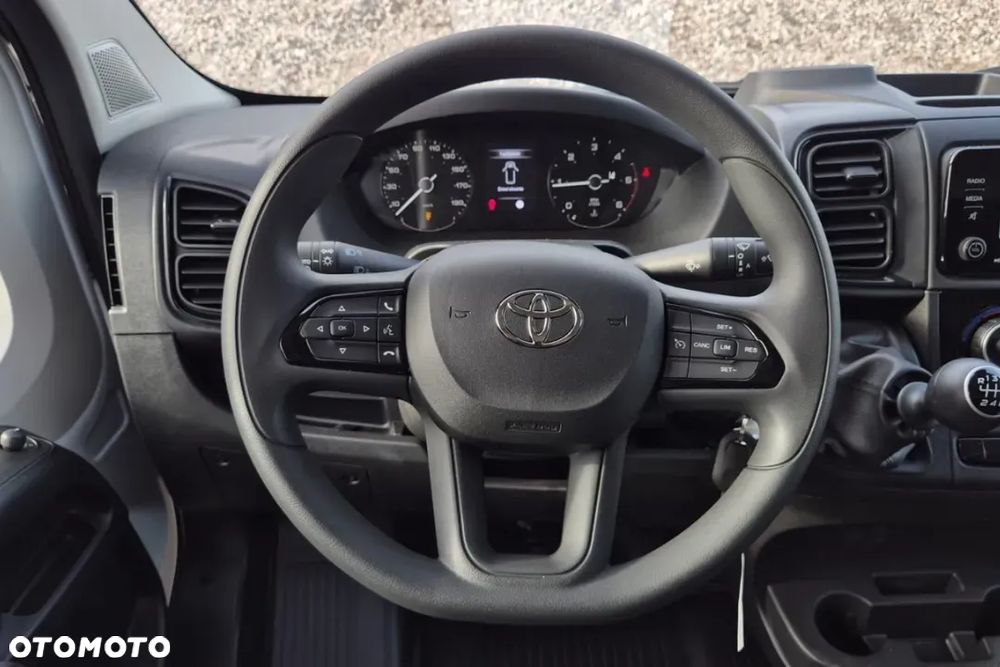 Toyota Proace Max - 12