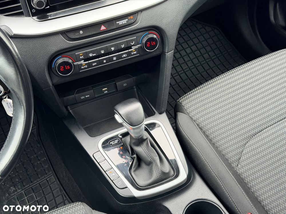 Kia Ceed 1.5 T-GDI M DCT - 14