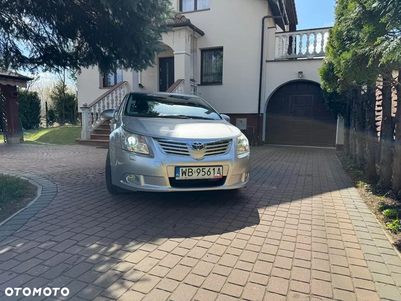 Toyota Avensis 1.8 Luna - 2