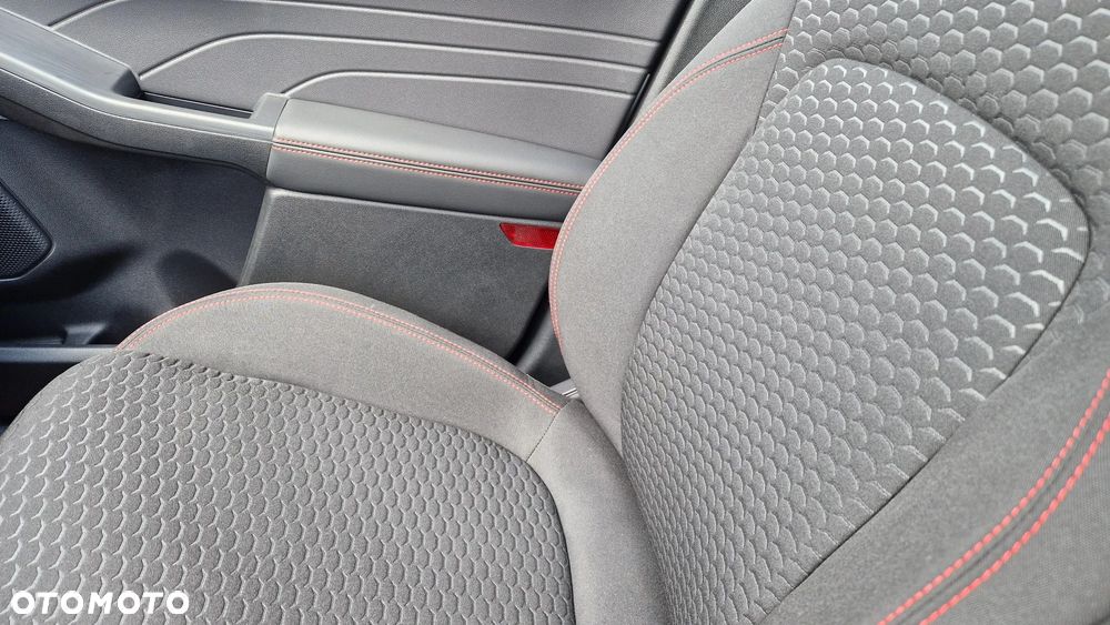 Ford Kuga 2.5 FHEV FWD ST-Line eCVT - 17