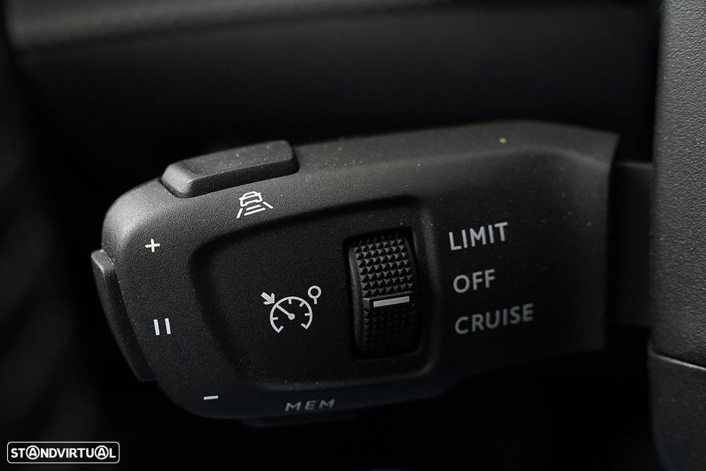 Peugeot 2008 1.2 PureTech Allure EAT8 - 18
