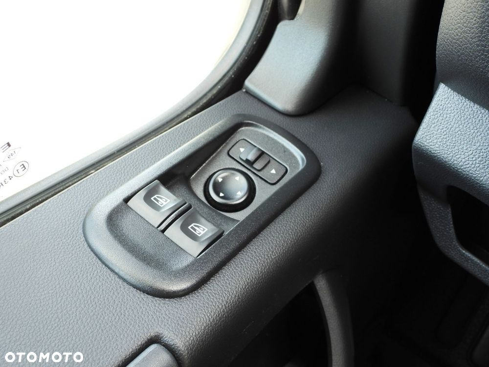 Renault MASTER KONTENER WINDA 8 PALET TEMPOMAT LEDY BLIŹNIACZE KOŁA KLIMATYZACJA  165KM - 31