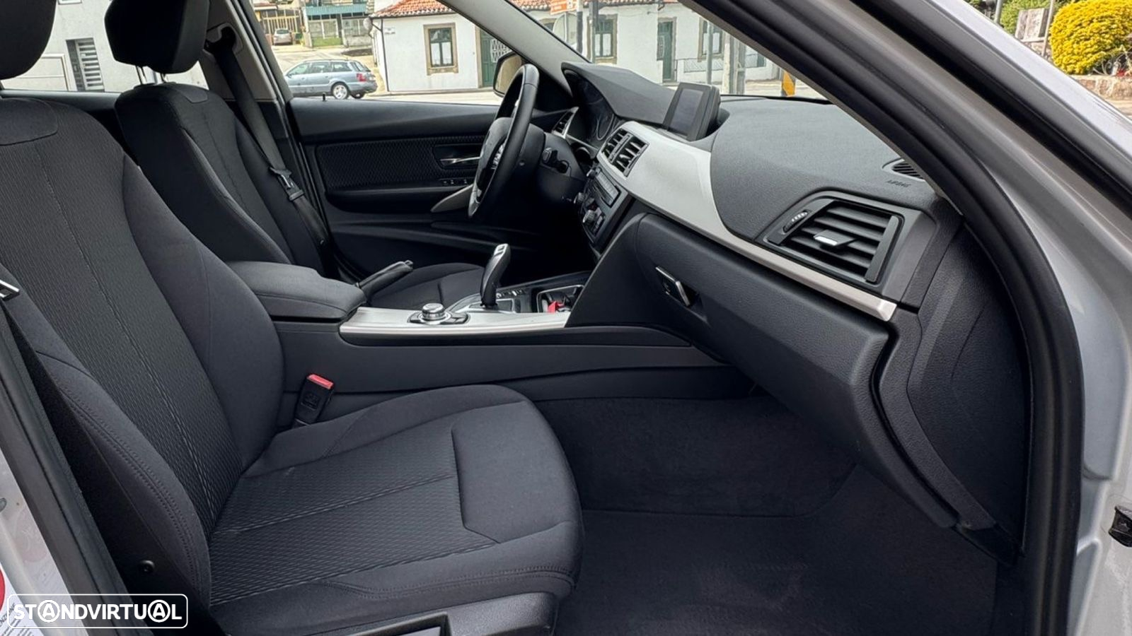 BMW 320 d Touring Aut. - 12