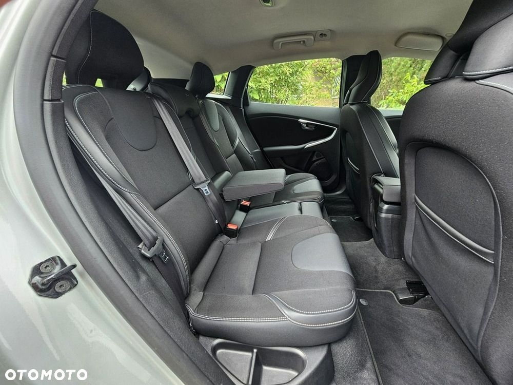 Volvo V40 D3 Geartronic Momentum - 14