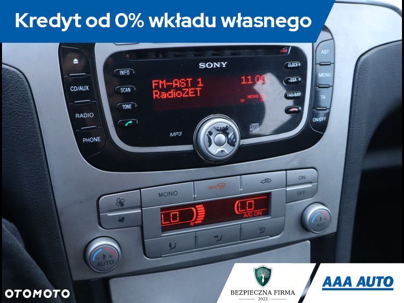 Ford S-Max - 13