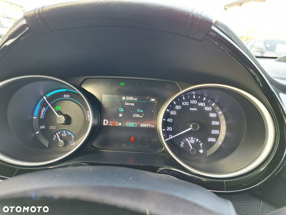 Kia Ceed - 12