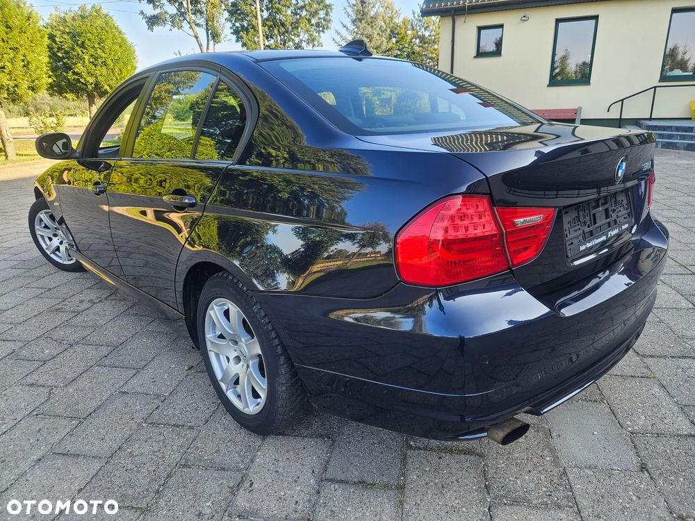 BMW Seria 3 318i - 2