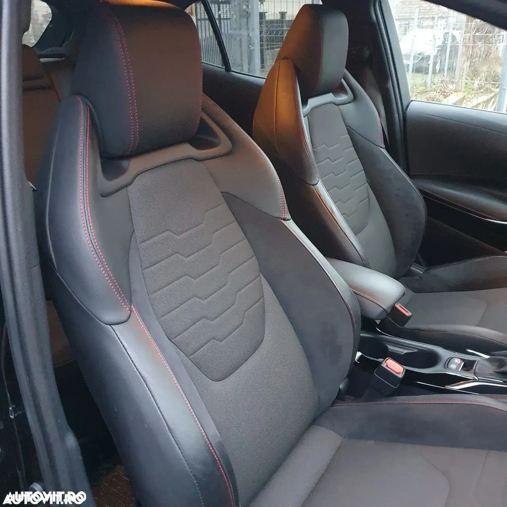 Toyota Corolla 1.8 HSD Dynamic - 1