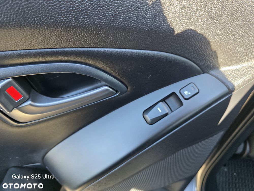 Hyundai ix35 1.7 CRDi 2WD Fifa World Cup Edition - 36