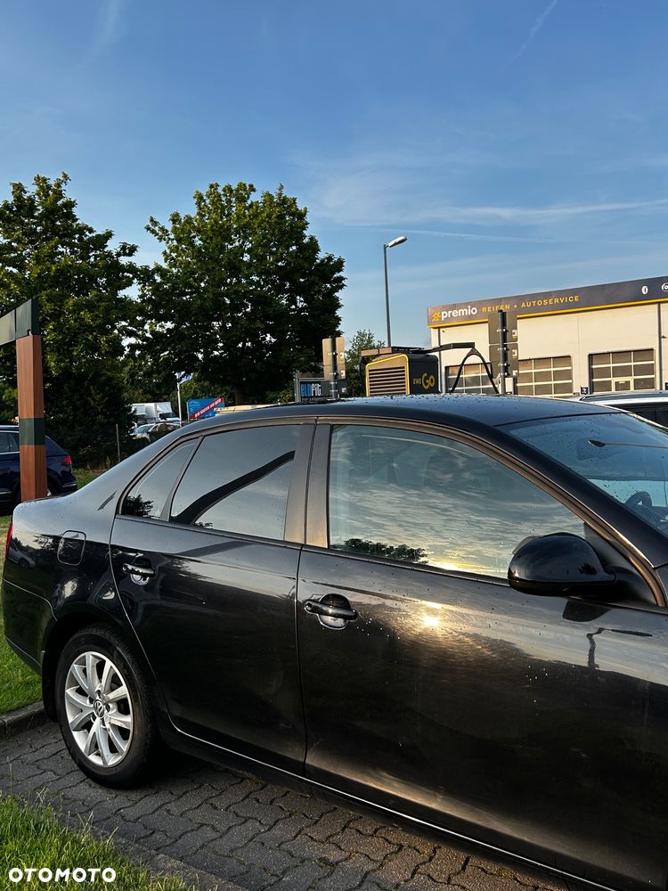 Volkswagen Jetta 1.6 TDI DPF Comfortline - 3