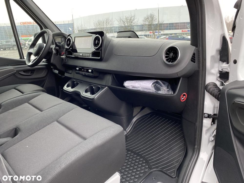 Mercedes-Benz Sprinter - 18